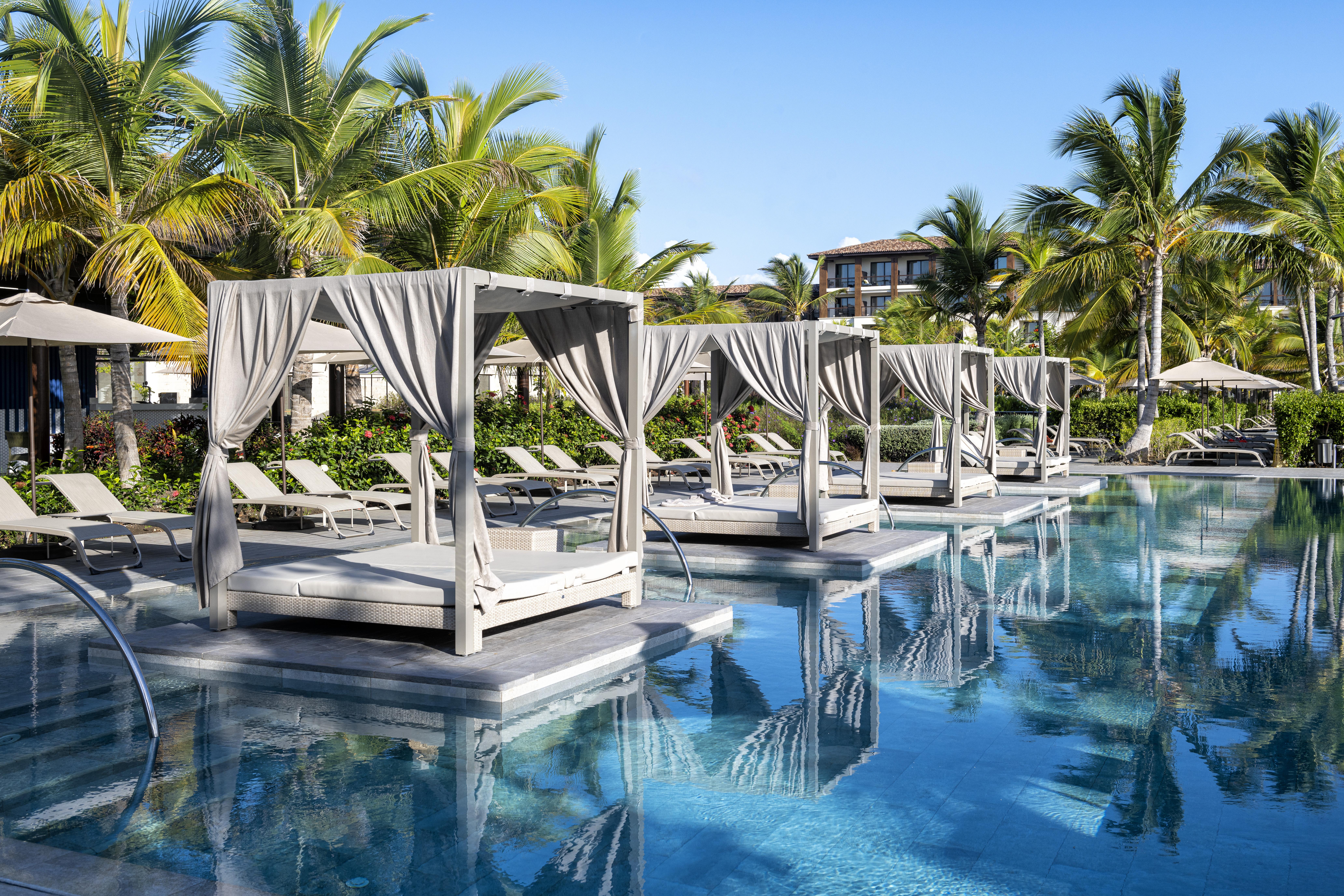 Lopesan Costa Bavaro Resort, Spa & Casino Punta Cana Buitenkant foto The pool at the Four Seasons Resort Punta Cana