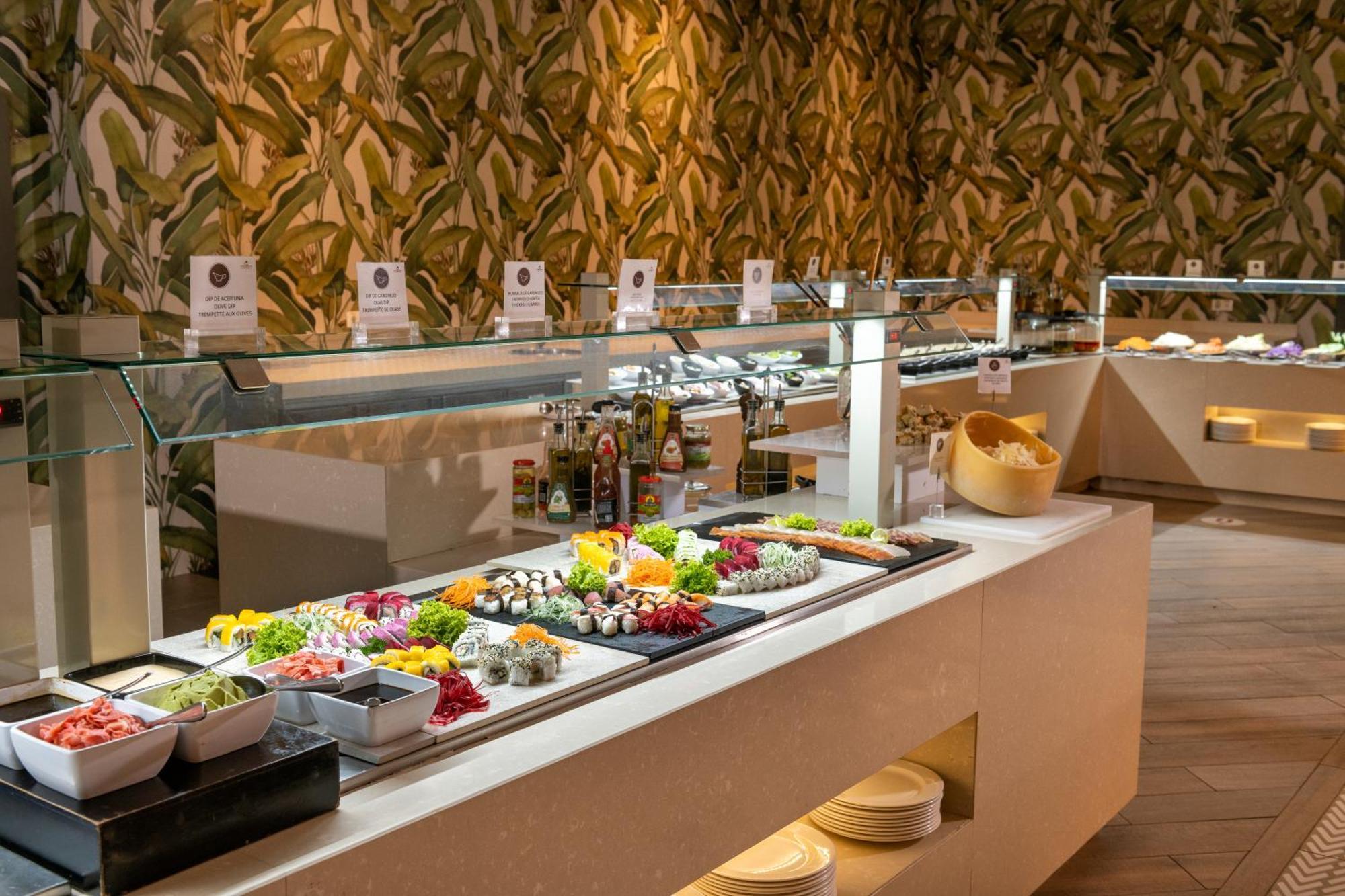 Lopesan Costa Bavaro Resort, Spa & Casino Punta Cana Buitenkant foto A salad bar